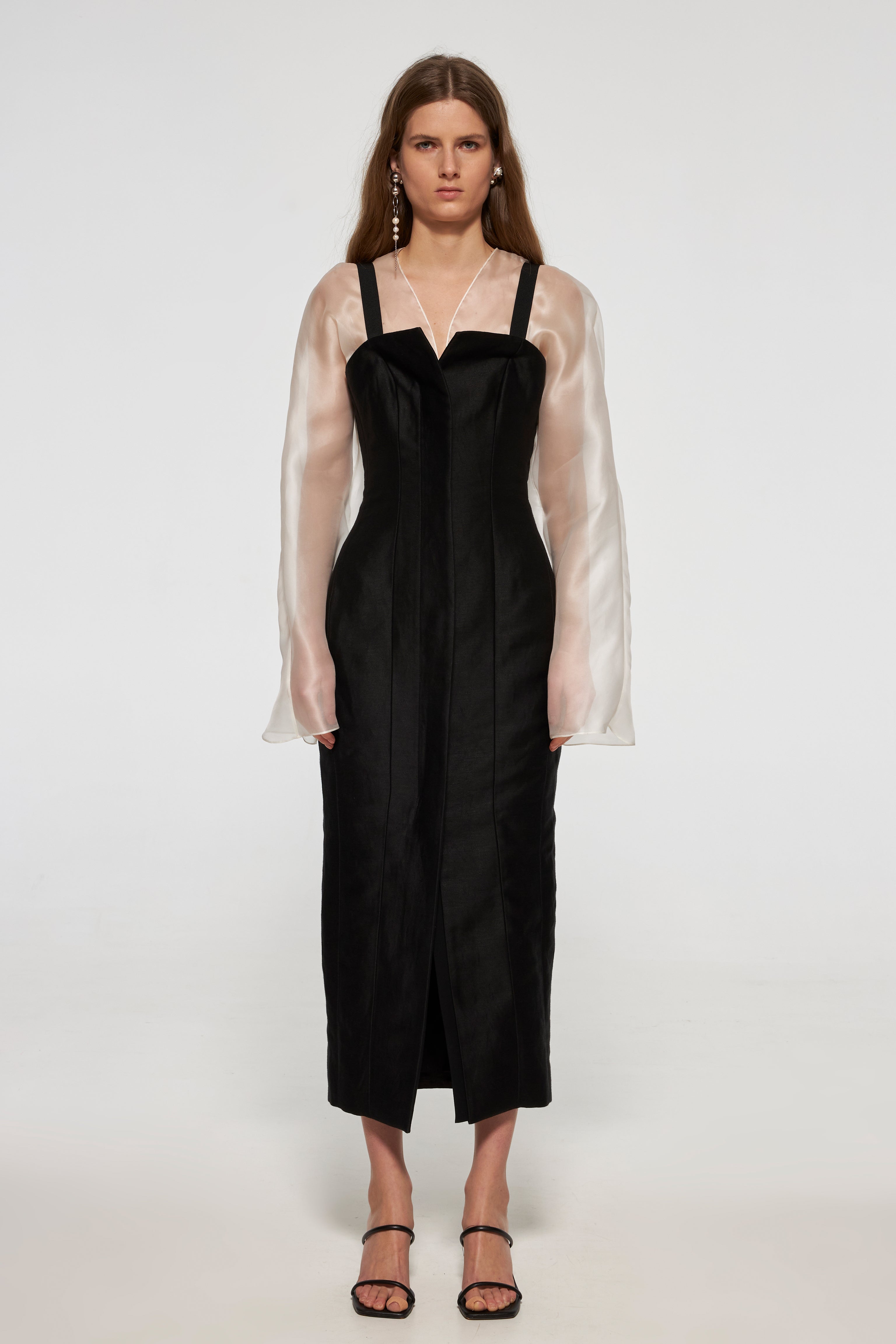 Pencil curved dress with organza sleeves