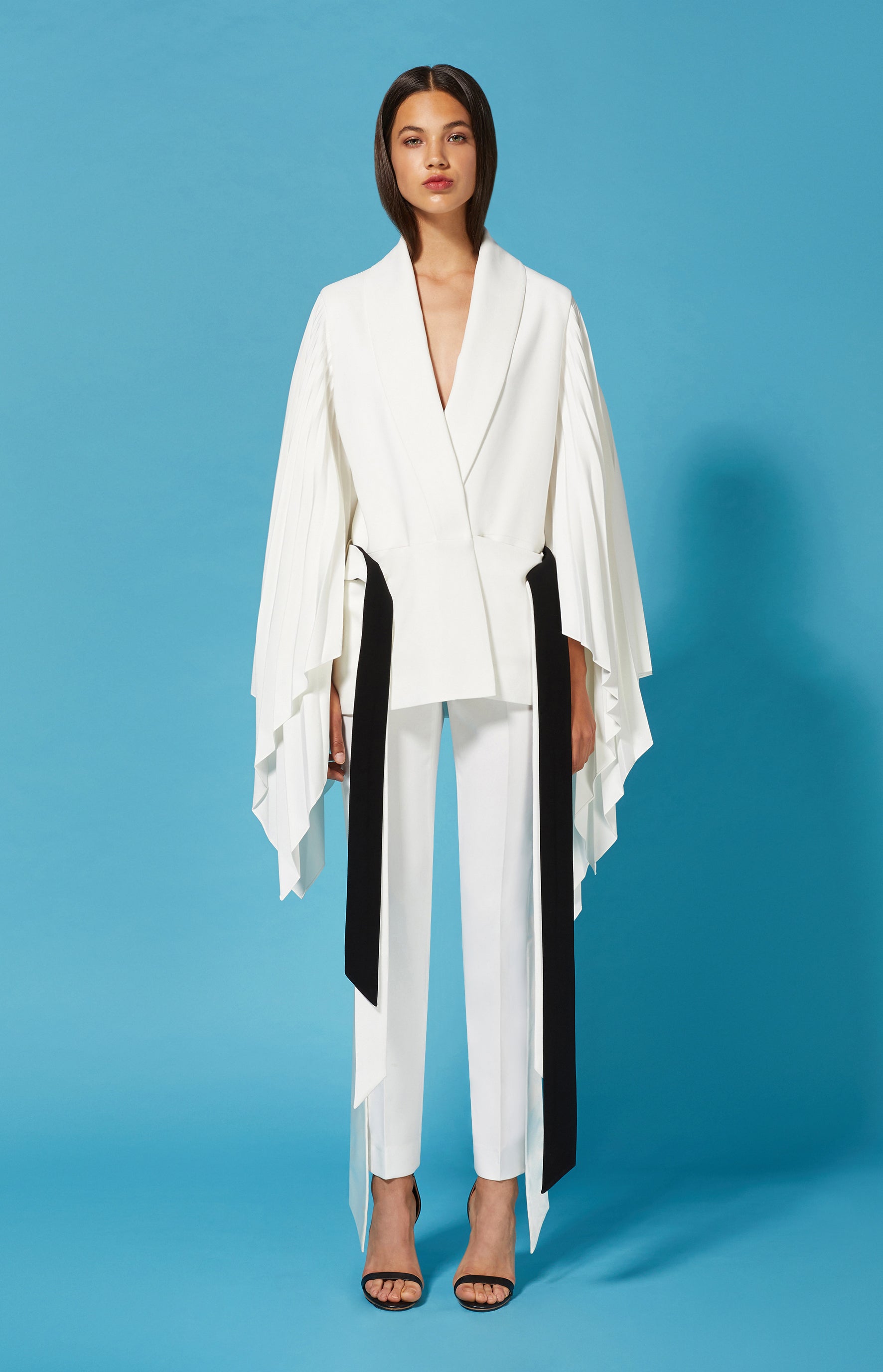 Pleated sleeves jacket