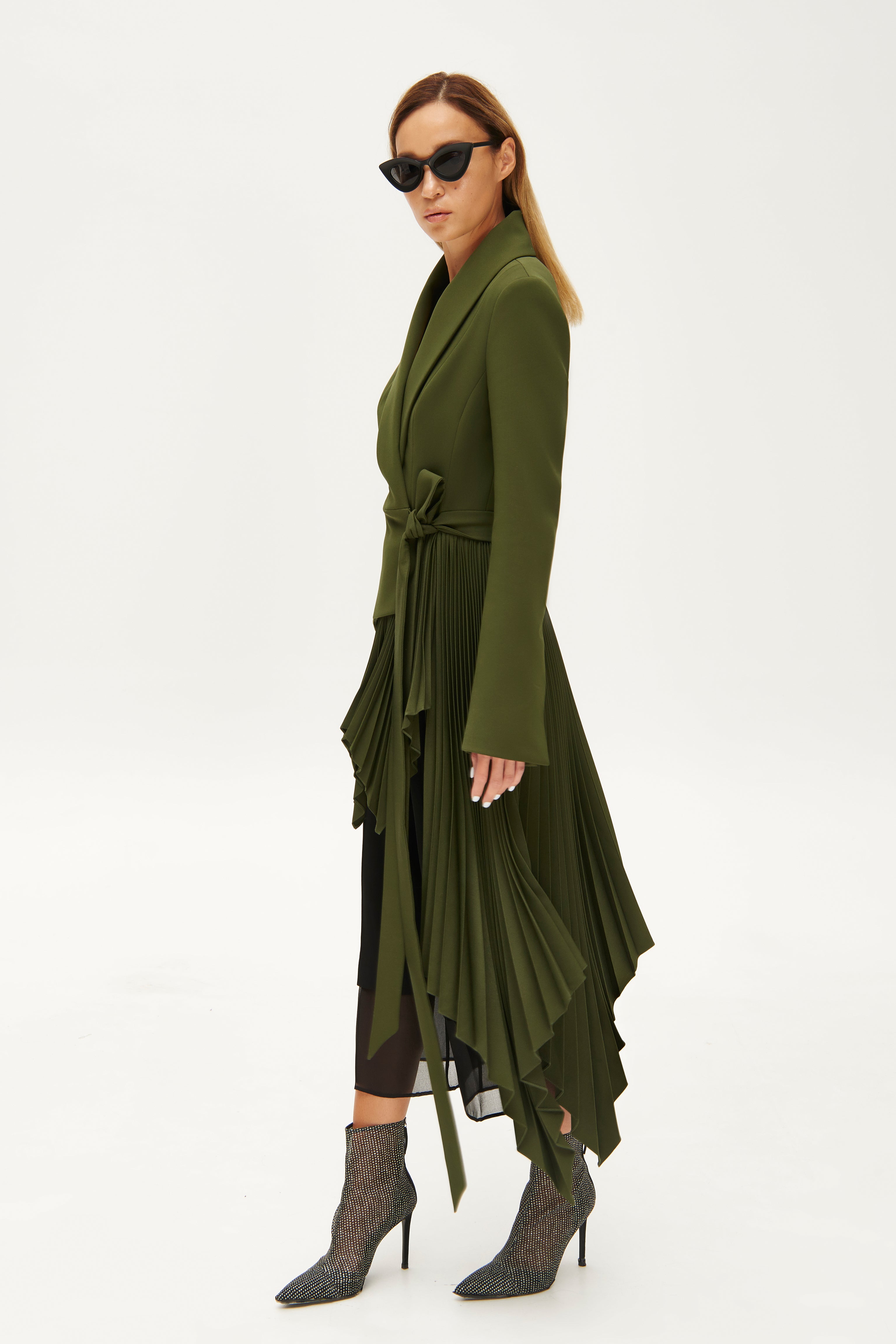 Signature tuxedo jacket with pleats