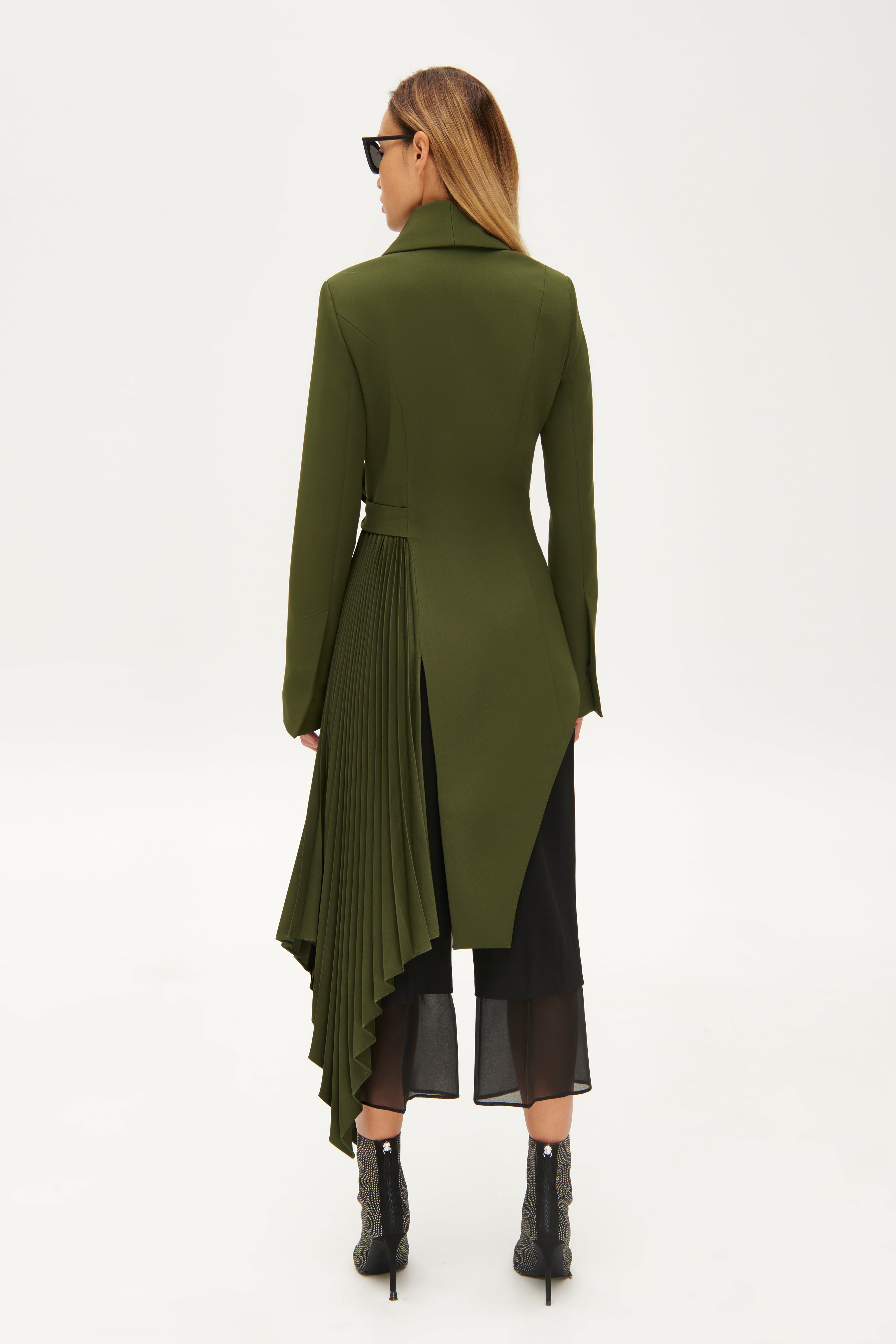 Signature tuxedo jacket with pleats