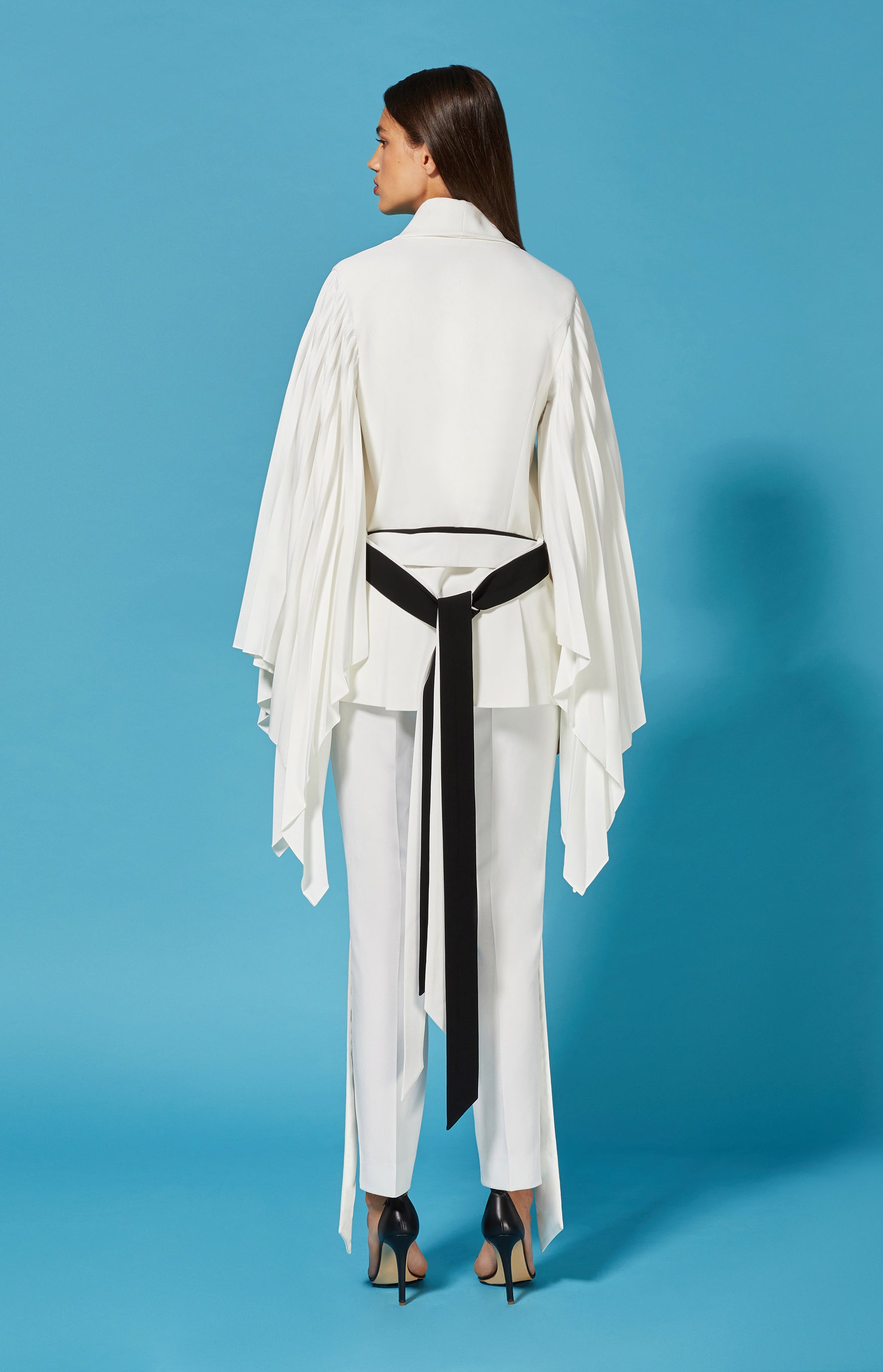 Pleated sleeves jacket