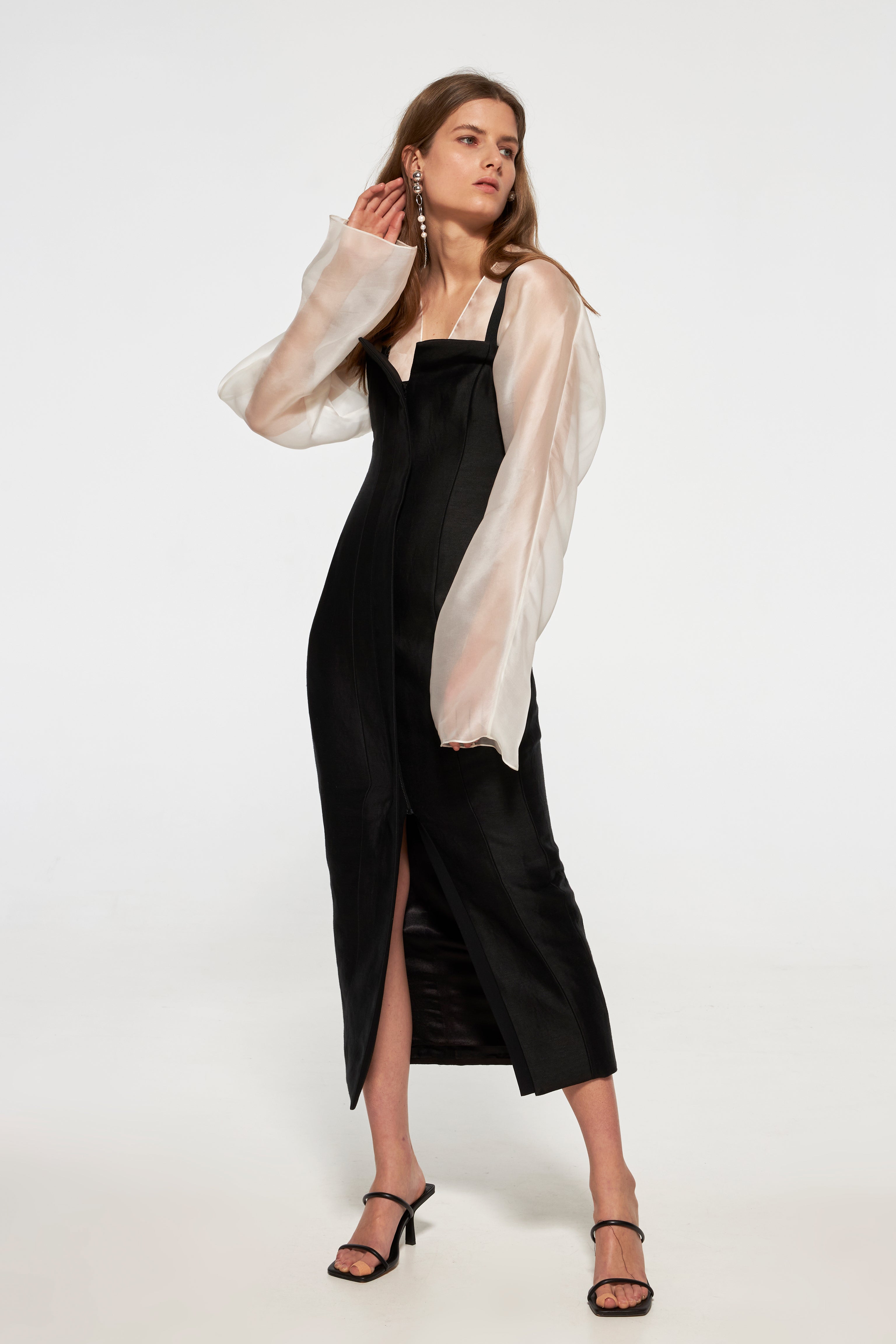 Pencil curved dress with organza sleeves