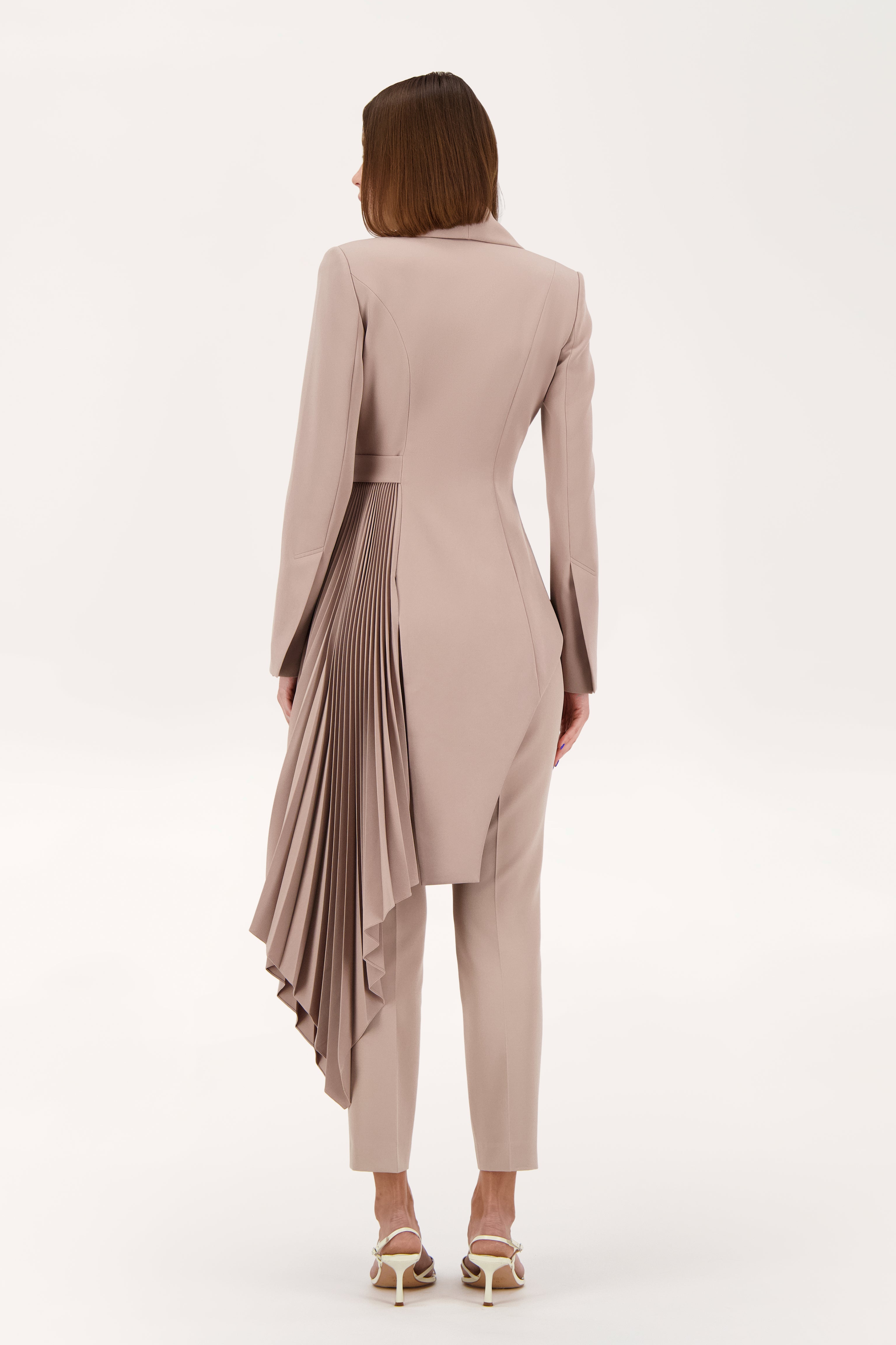 Signature tuxedo jacket with pleats