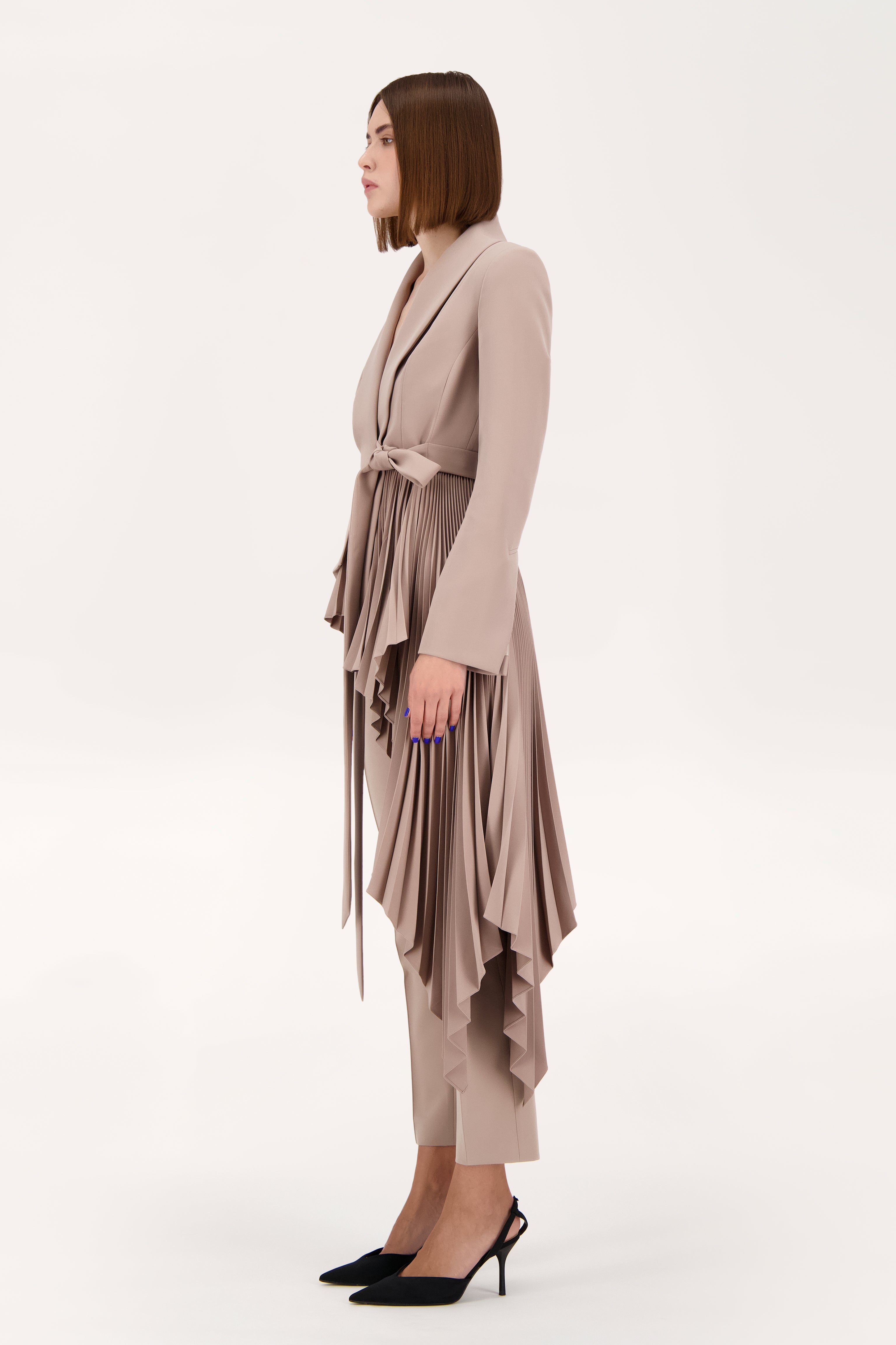 Signature tuxedo jacket with pleats