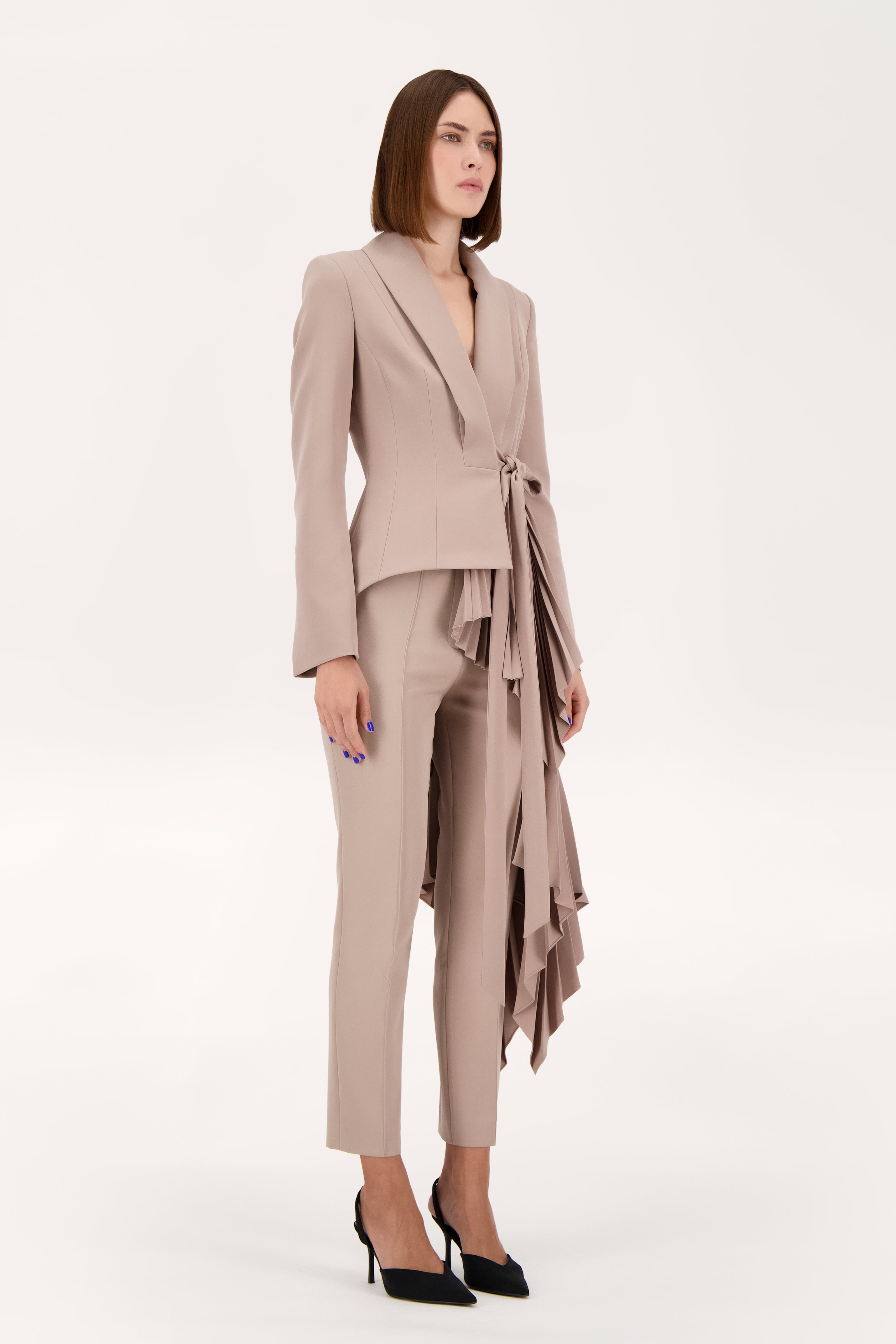 Signature tuxedo jacket with pleats