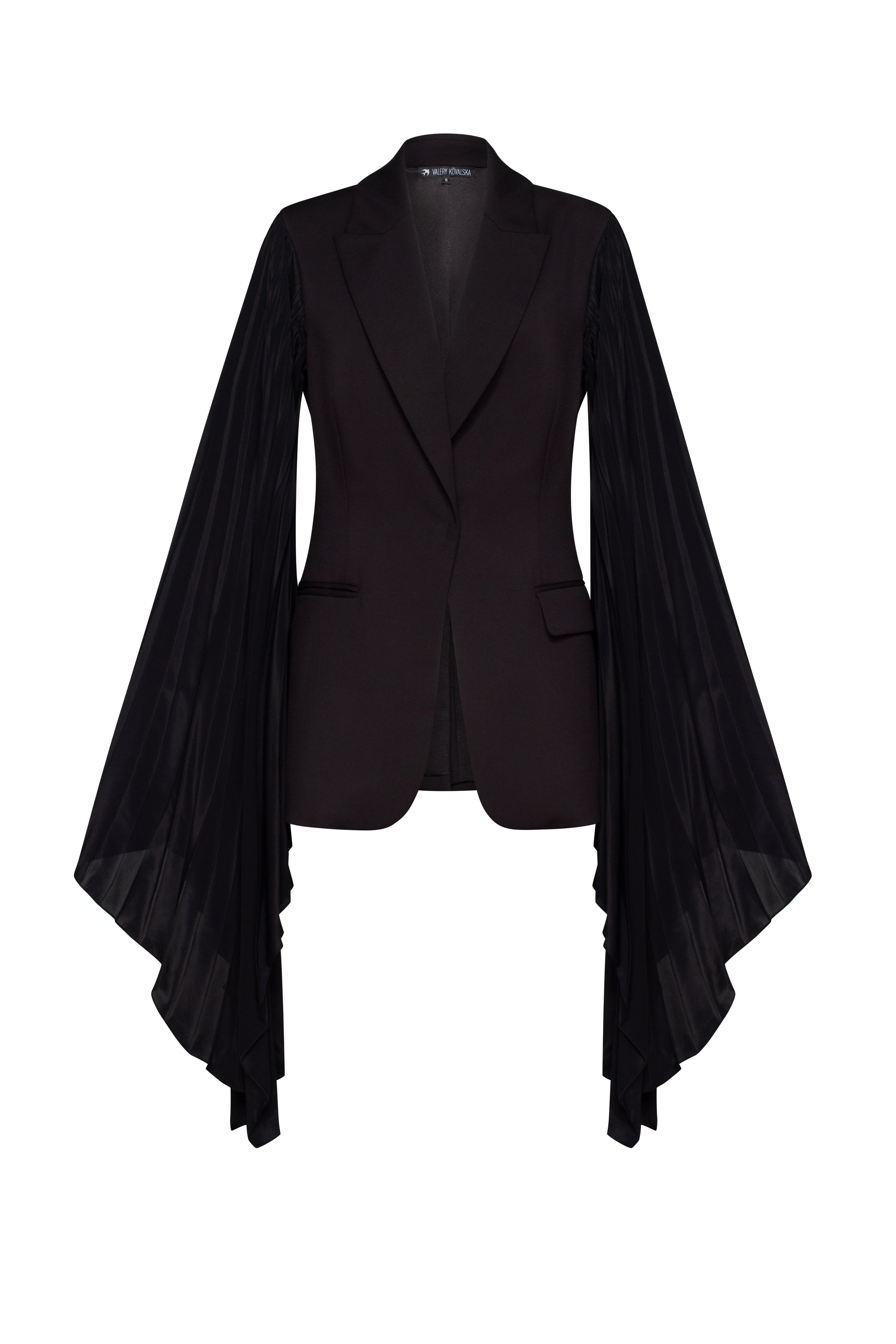 Tuxedo with long pleated sleeves
