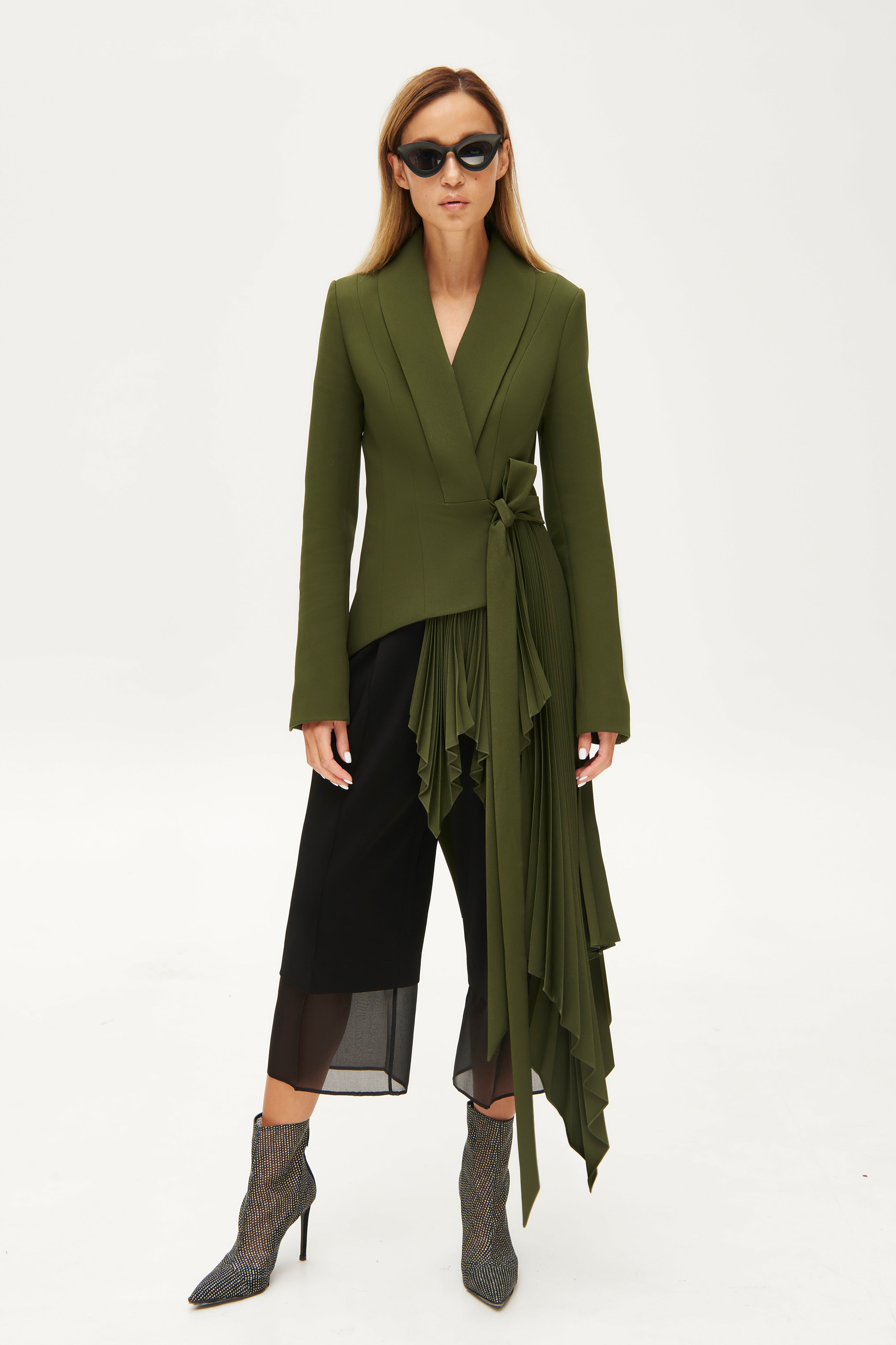Signature tuxedo jacket with pleats