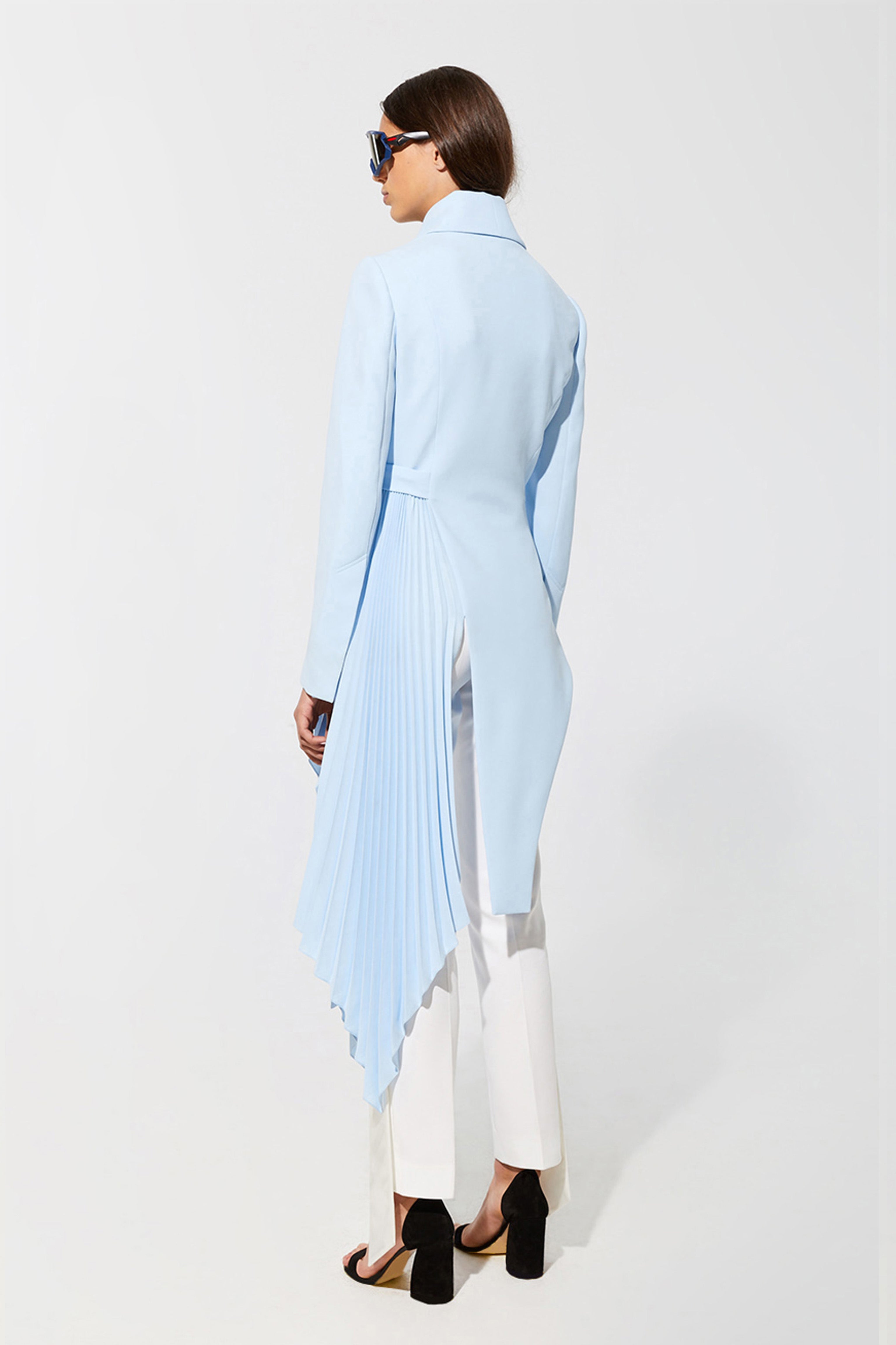 Signature tuxedo jacket with pleats