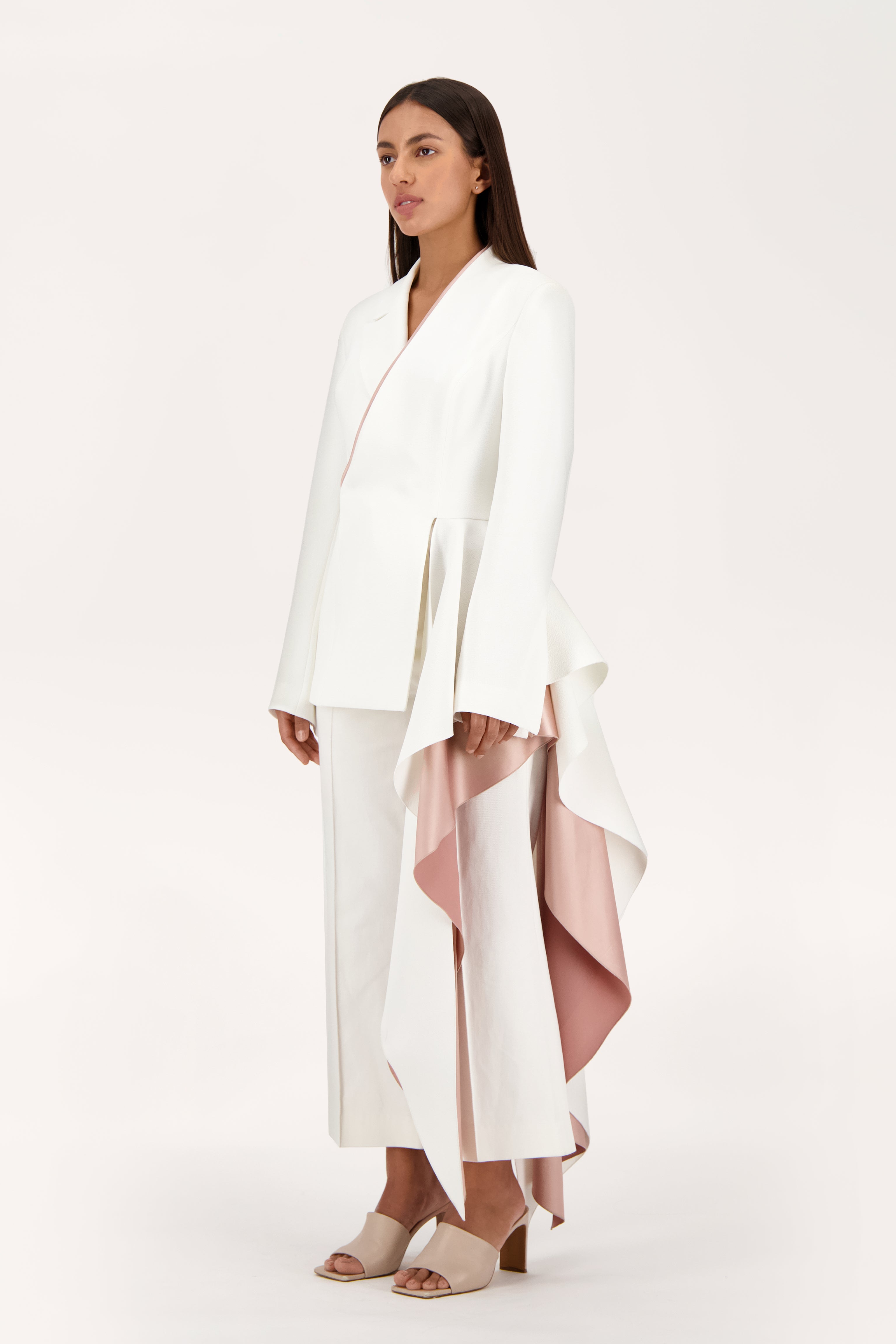 Side ruffle jacket